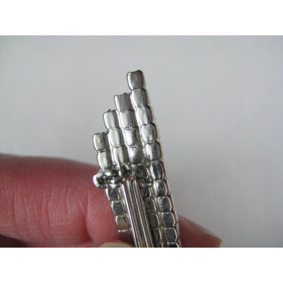 Vintage Rhinestone Silvertone Brooch Pin Bar - Picture 4 of 5
